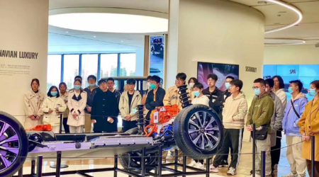 水果派av
师生一行赴沃尔沃成都工厂参观